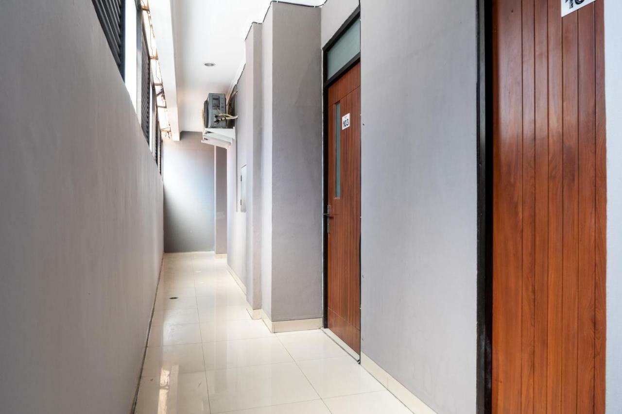 Reddoorz Plus @ Sawah Besar Jakarta Exterior photo